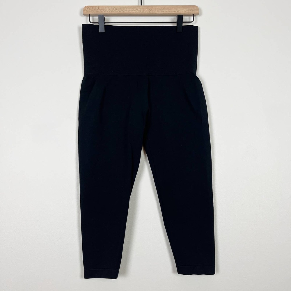 Love Your Assets by SPANX Crop Shaping Compression Black Leggings Size 1X